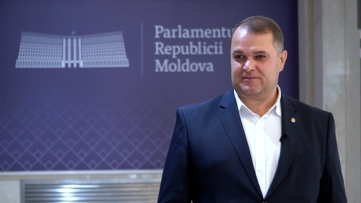 Deputat cu pretenții. Fugar, condamnat și corupt, Alexandr Nesterovschi cere salariul de la stat
