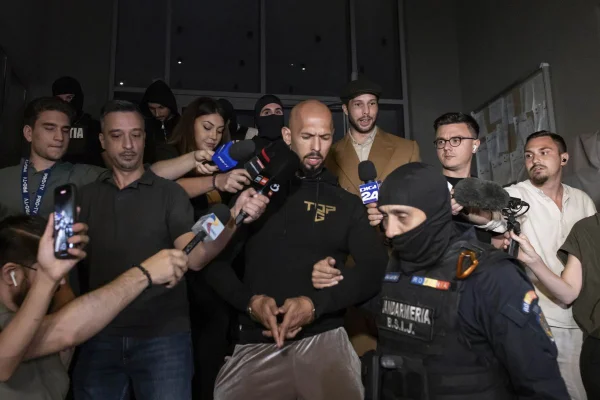 Frații Tate au plecat din România direct în Florida cu un avion privat (surse)