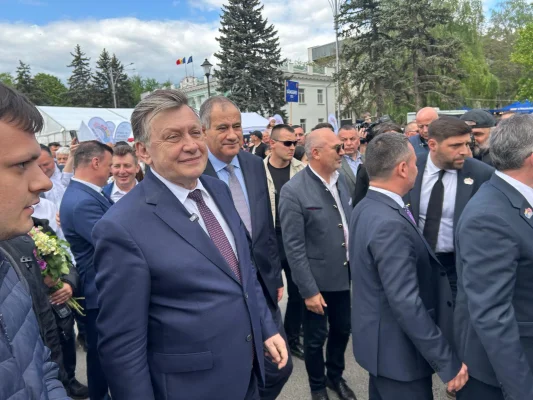 Crin Antonescu vrea intrarea Republicii Moldova în UE atunci când va fi ales președinte al României