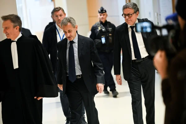 Franța: Procurorii cer o pedeapsă de ȘAPTE ani de închisoare în procesul fostului președinte Nicolas Sarkozy