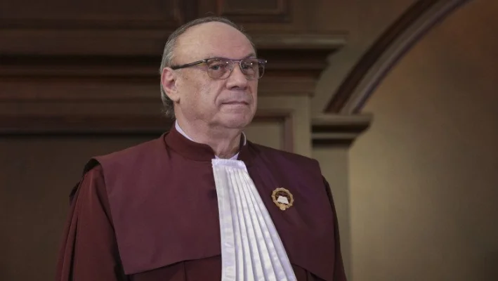 ZIARUL DE IAȘI | Președintele Curții Constituționale, pe cale să devină cel mai bine plătit pensionar din Iași