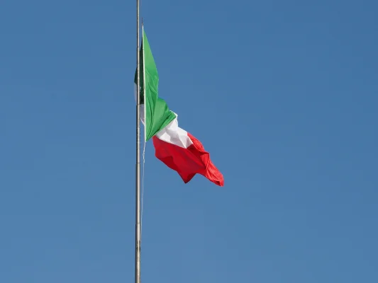 Referendumurile din Italia privind cetățenia și dreptul la muncă au eșuat din lipsă de cvorum