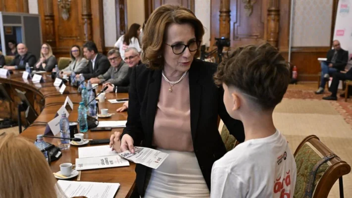 Senatoarea PNL Nicoleta Pauliuc anunță Legea Majoratului Digital