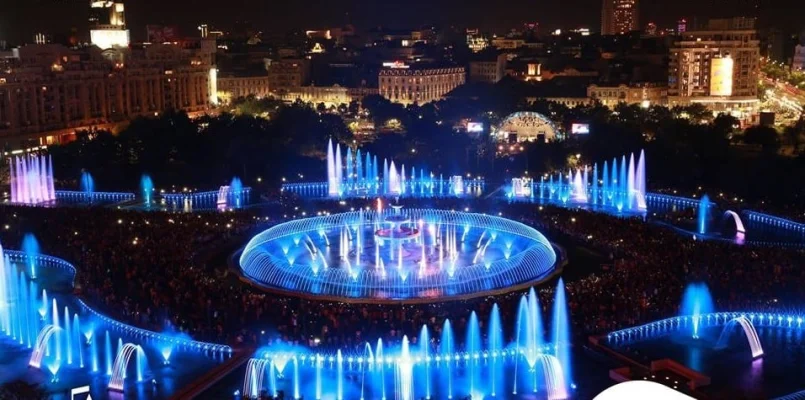 Spectacolele „Simfonia Apei” de la Fântânile Urbane din Piața Unirii vor mai avea loc doar în următoarele trei weekenduri. Din 30 iunie începe dezafectarea fântânilor, pentru lucrările de refacere a planșeului Unirii