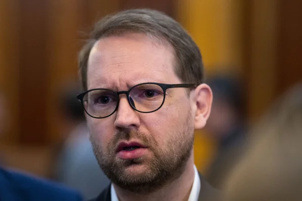 Dominic Fritz a anunțat partidul că va candida la conducerea USR