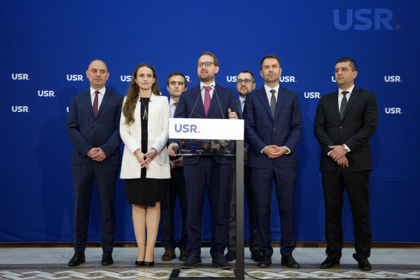 USR are sâmbătă două ședințe importante: CONGRESUL Național și Comitetul Politc. Ce decizii trebuie să ia partidul
