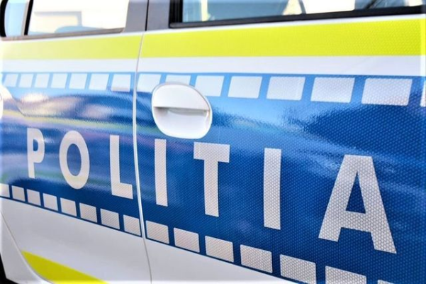 Brăila: Adolescentul de 15 ani care şi-a înjunghiat cumnatul a fost prins într-un autobuz, fiind dus la audieri
