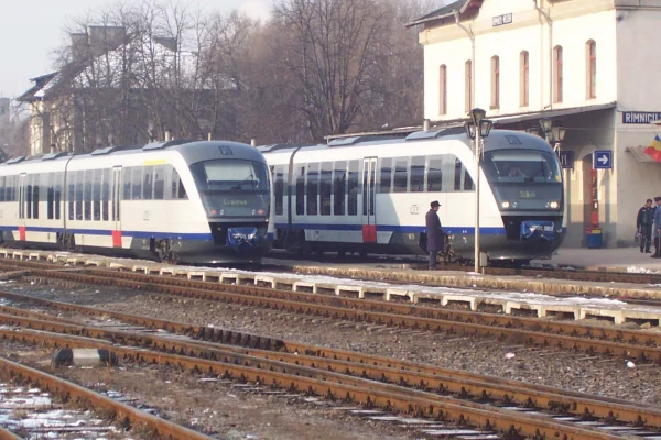 CFR Călători, în impas financiar: Statul promite sprijin, dar cere responsabilitate