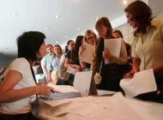 Absolvenţii instituţiilor de învăţământ pot beneficia de indemnizaţie de şomaj