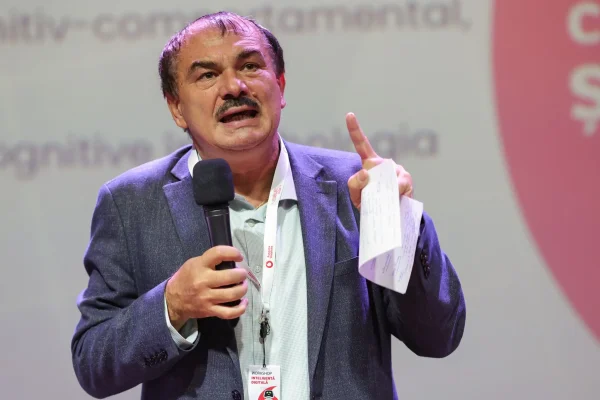 Soluția profesorului Mircea Miclea pentru eficientizarea învățării: Teze unice introduse de anul viitor începând de la clasa a VI-a la Română, Matematică și Științe, cu pondere de 30-40% în media de admitere la liceu / În felul acesta putem evalua școlile