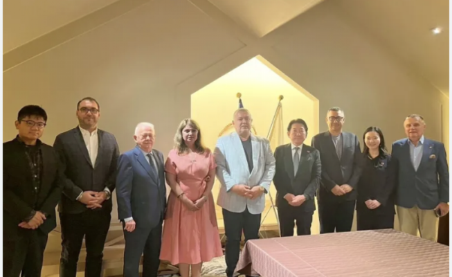 Controverse la Expo Osaka: Ponta, Hrebenciuc și Silaghi, surprinși la un eveniment neoficial. MAE se delimitează: „Nu au reprezentat România”