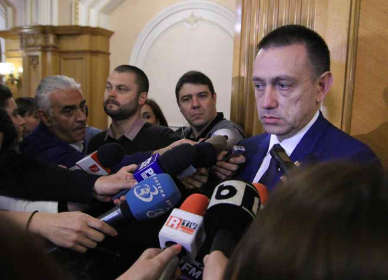 Fifor încearcă să dreagă busuiocul, dar tot nu-i iese