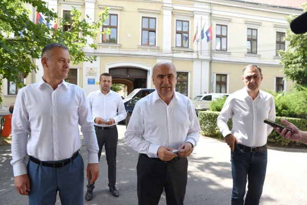 Ilie Bolojan: De la lider local la figura națională căutată de toate partidele