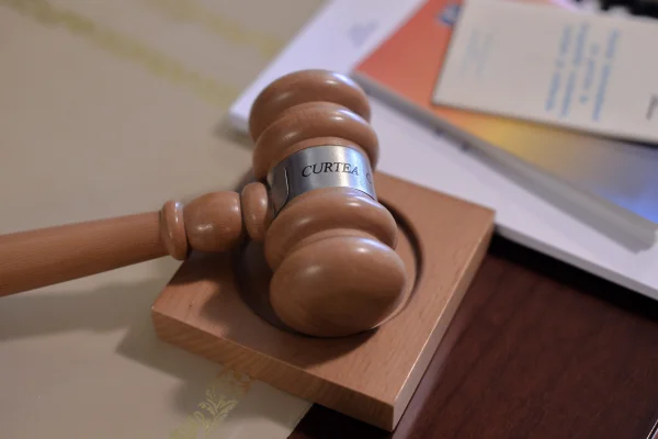 AUR: Judecătorul CA Ploiești a acționat conform propriilor convingeri juridice și în spiritul legii