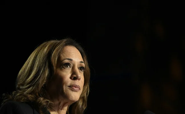Kamala Harris îl atacă pe Elon Musk și avertizează lumea să „își amintească de anii 1930”