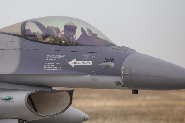 Ministerul Apărării anunţă că aeronave F-16 au fost alertate în urma unui atac cu drone în Ucraina, în apropierea frontierei cu România / Deoarece nu a existat pericolul ca dronele să intre în spaţiul aerian naţional, avioanele nu s-au ridicat de la sol