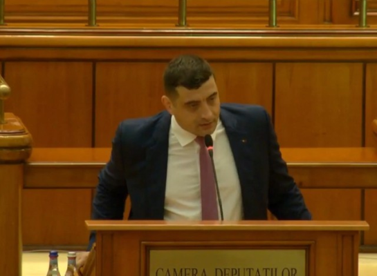 George Simion a repetat de mai multe ori că Guvernul are 5 vicepremieri, la moţiunea de cenzură: Nu o să terminaţi bine guvernarea. O să ne mai întâlnim şi luna viitoare, pentru o moţiune de cenzură, şi în luna septembrie