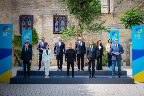 Summitul din Odesa / Zelenski: Am văzut manipulări ale opiniei publice în ROMÂNIA, orchestrate de Moscova. Dan: Rusia subminează calea către pace