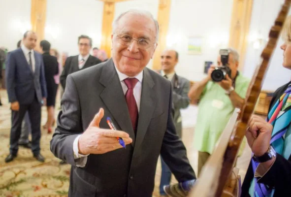 Sorin Grindeanu, mesaj pentru Ion Iliescu, internat la terapie intensivă