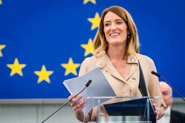 Președinta Parlamentului European l-a felicitat pe președintele ales al României. Ce i-a răspuns Nicușor Dan