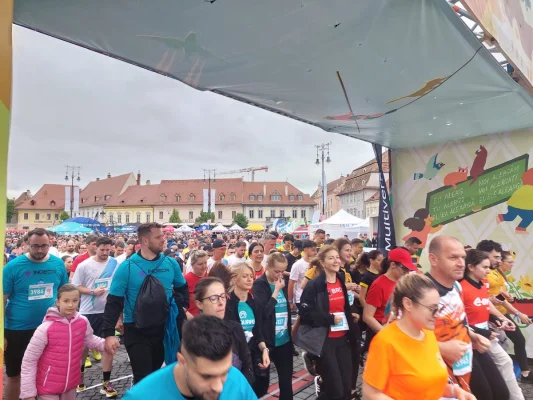 Peste 10.000 de persoane aleargă la Maratonul Internațional Sibiu