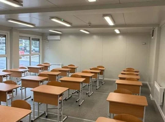 Un proiect de lege care limitează la cinci ani perioada în care un cadru didactic îşi poate rezerva postul cât timp ocupă o funcţie publică a trecut tacit de Camera Deputaţilor