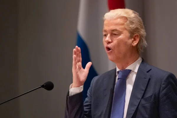 Guvernul olandez cade, după ce liderul de extremă dreapta Geert Wilders  a anunțat retragerea partidului său din coaliția de guvernare