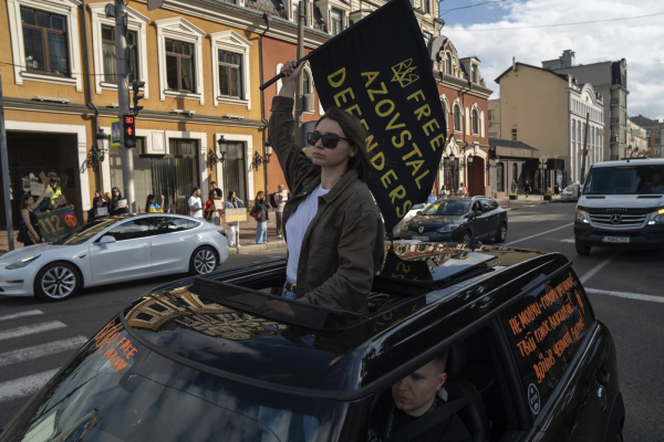 „Mariupol este bolnav”. Locuitorii infirmă relatările Rusiei despre orașul ocupat