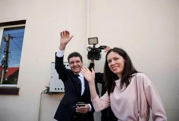 Nicușor Dan și familia sa încep luni o viață nouă. Schimbările care vin la pachet cu depunerea jurământului pentru funcția prezidențială