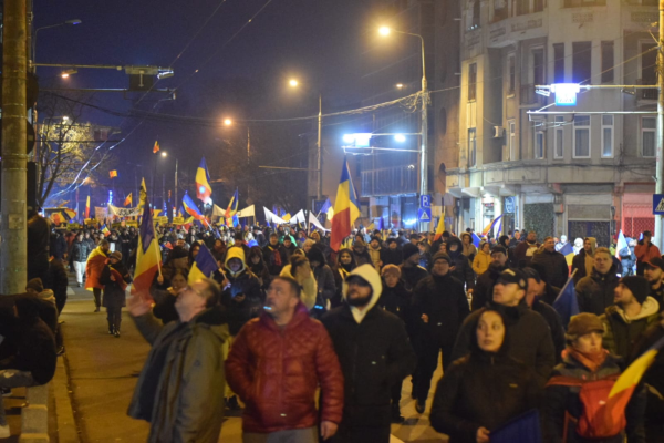 • 	Nicușor Dan se opune majorării TVA. USR revine în Guvern, cu nume-surpriză. Bogdan Chirieac: Va fi supus unor presiuni în stradă, așa cum nu a mai fost de mult