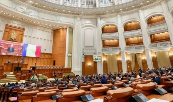 Ziua moțiunii de cenzură. AUR, POT, SOS România se plâng încă de anularea alegerilor: ”Guvernul a uzurpat puterea legitimă şi a batjocorit voinţa de reprezentare a poporului”