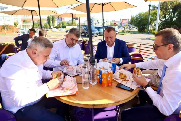 Un mare sindicat, CNSRL Frăția, a anunțat că nu acceptă invitația PSD la o întâlnire de lucru pentru că partidul nu s-ar fi ținut de promisiuni