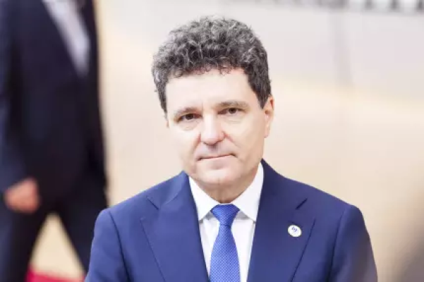 Nicuşor Dan şi-a publicat declaraţia de avere. Lista donaţiilor şi a împrumuturilor din campanii