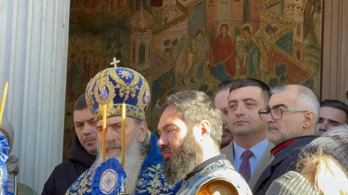 ÎPS Teodosie a transmis mesaje electorale la sediul AUR Constanța: „Nu se pune problema să nu avem culori politice, ci să avem iubire de Dumnezeu”