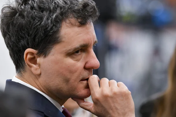 Nicușor Dan acuză BEC de cenzură: De la ce funcție în sus are un cetățean dreptul la liberă exprimare?