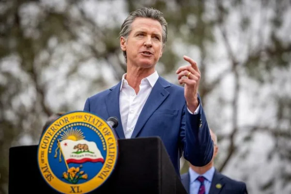 Trump sugerează arestarea guvernatorului Californiei, după ce acesta a promis să dea în judecată autorităţile federale pentru mobilizarea Gărzii Naţionale. Gavin Newsom este considerat un potenţial candidat democrat în alegerile din 2028