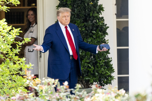 Trump vrea tarife clare și simple, fără discuții prelungite: „Scrisorile vor fi trimise vineri”