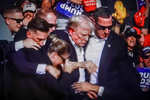 La un an de la tentativa de asasinat a lui Donald Trump, un raport senatorial denunţă o ”cascadă de erori” ale Secret Service