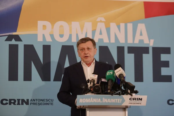 Crin Antonescu, către românii din diaspora: „Vă aștept acasă”