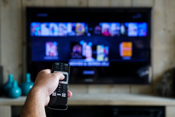 Vedetele nu vor mai putea să apară în reclamele la jocurile de noroc pe TV, radio şi online, a decis Consiliul Național al Audiovizualului