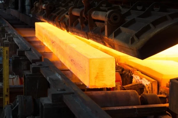 ULTIMA ORĂ VIDEO Donald Trump anunță că intenționează să dubleze tarifele la oțel și aluminiu, la 50% începând din 4 iunie