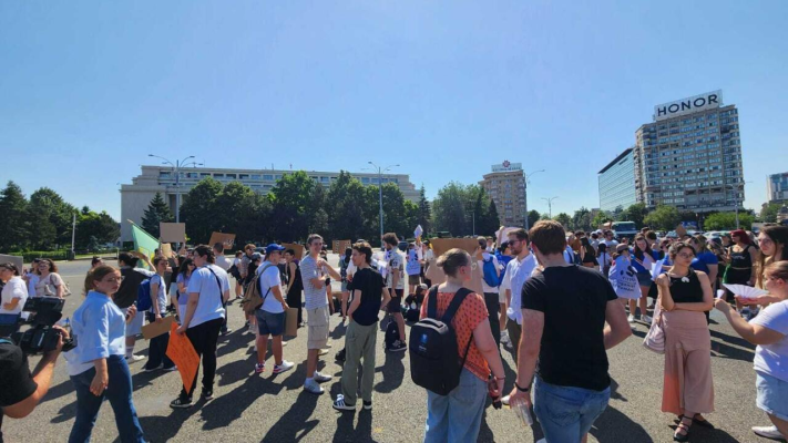 Elevii şi studenţii protestează duminică, în Capitală, faţă de scăderea fondului de burse