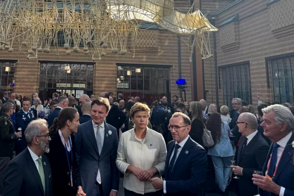 Cină de lucru a miniștrilor apărării, la Haga. Ionuț Moșteanu și Oana Țoiu, primele întâlniri externe de la numirea în funcție