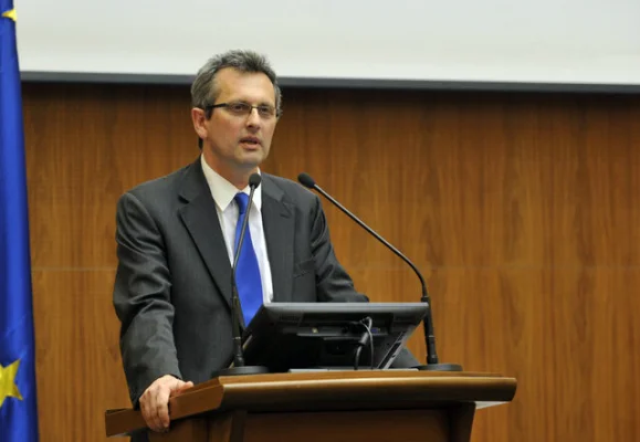 Lazea, BNR: Deficitul mare a fost normalizat în discursul public. Creșterea salariilor și pensiilor peste productivitate a generat inflație și deficit extern