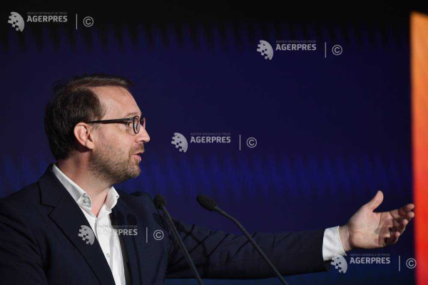 Congres USR/ Dominic Fritz: AUR nu vrea o Românie modernă, ci una izolată și închisă
