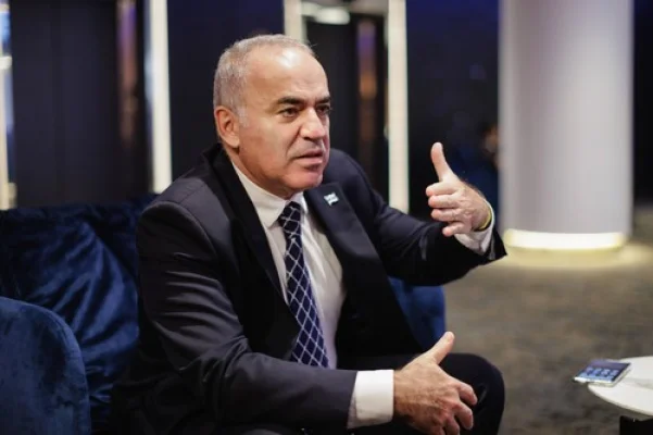 Gary Kasparov: Americanii care țin la libertate pot învăța de la România o lecție despre cum să câștige