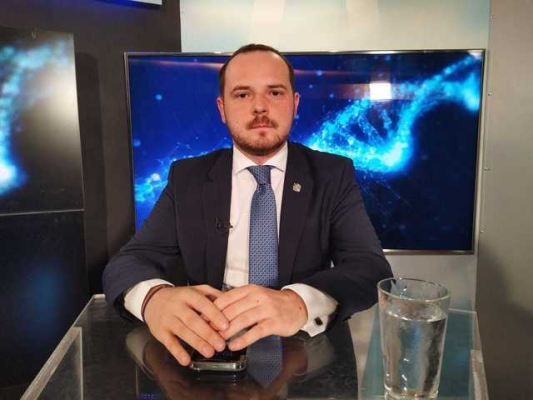 Rogobete: Dacă vom identifica situaţii în care medicul nu-şi respectă programul la spitalul public, se va ajunge la desfacerea contractului de muncă / Introducem criterii de performanţă pentru managerul de spital şi, o noutate, pentru şeful de secţie