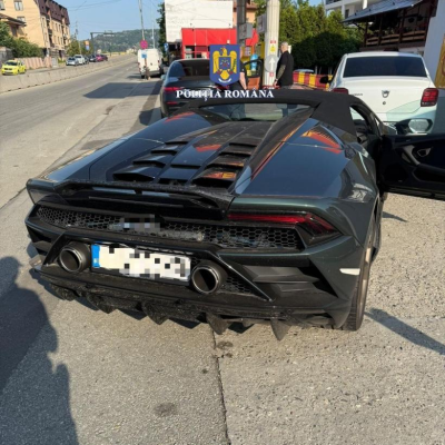 Andrew Tate și-a recăpătat permisul auto după ce a contestat suspendarea în instanță