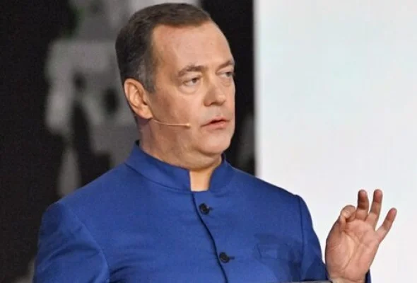 Dmitri Medvedev: Rusia urmăreşte victoria, nu compromisul în negocierile cu Ucraina. Referitor la atacurile ucrainenilor asupra bazelor de bombardiere, fostul președinte a amenințat că Moscova se va răzbuna „inevitabil”