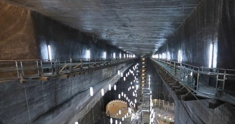 Salina Turda are nevoie de bani pentru reabilitare. Experții au identificat mai multe zone cu infiltrații